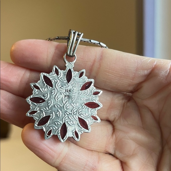 925 Sterling silver garnet flower necklace - Picture 3 of 6